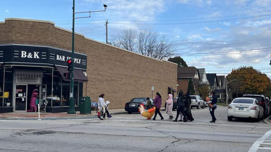 Hundreds of kids, families head to downtown West Allis Saturday morning for annual Halloween Hunt — Waukesha Business news