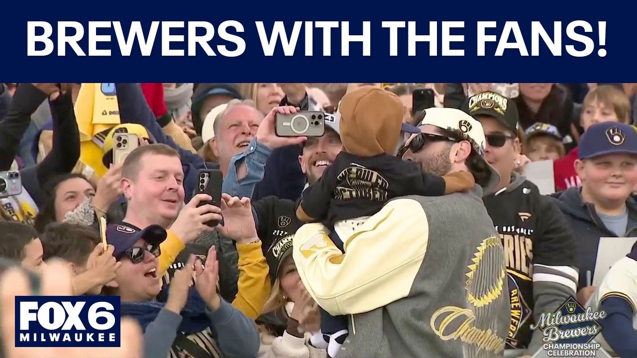 Brewers Championship Parade: Fans get up-close moments with team — Waukesha Sports news